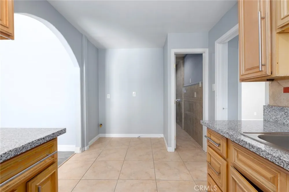 922 Toddy Street Santa Ana, CA 92703