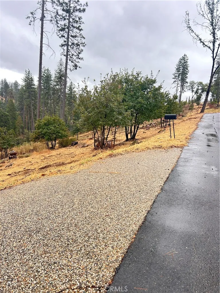 5770 Oak Creek Paradise, CA 95969