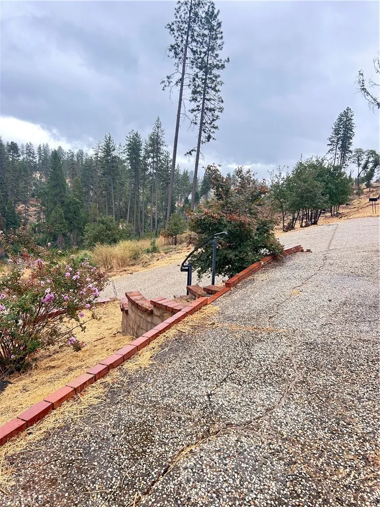 5770 Oak Creek Paradise, CA 95969
