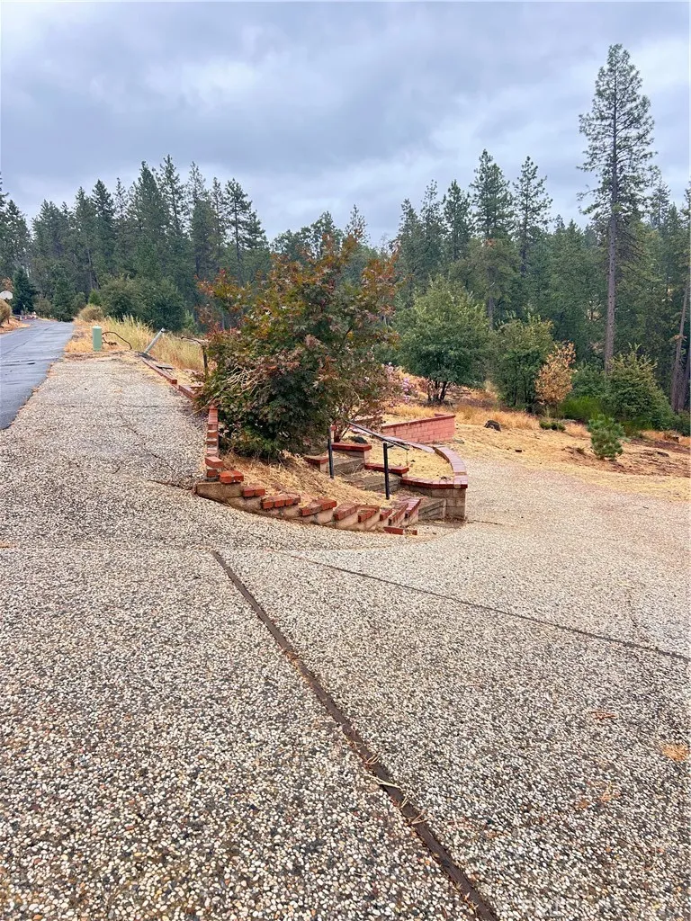 5770 Oak Creek Paradise, CA 95969