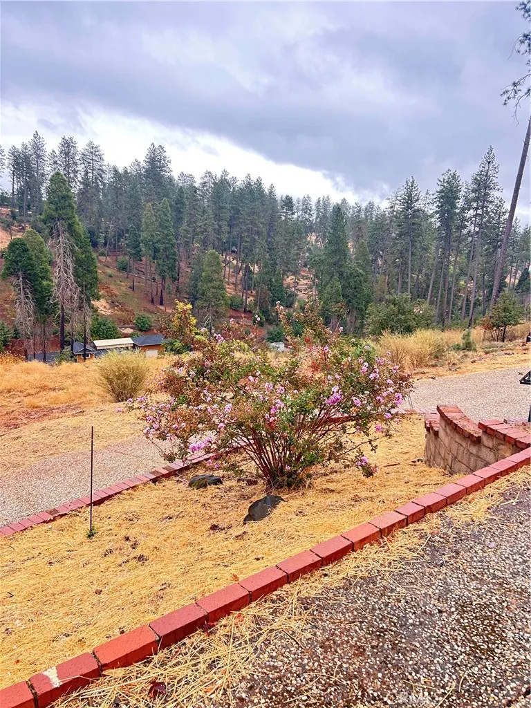 5770 Oak Creek Paradise, CA 95969