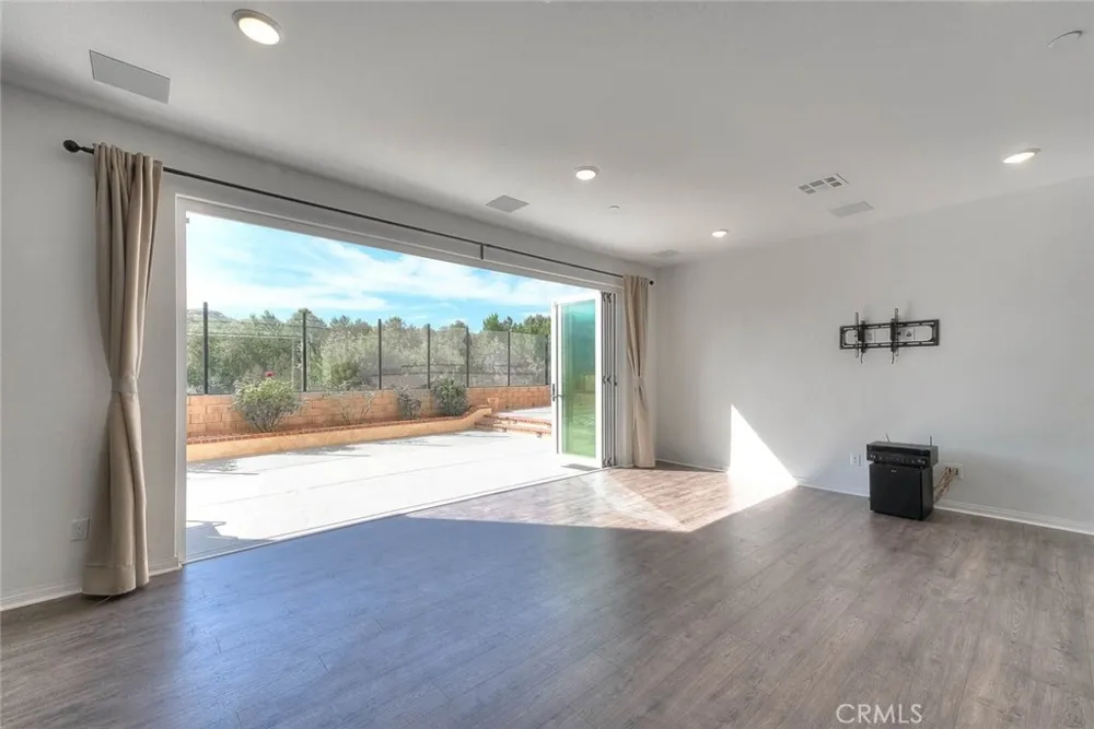 24655 Acadia Corona, CA 92883