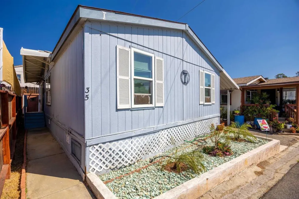 1638 Calavo Rd #35 Fallbrook, CA 92028
