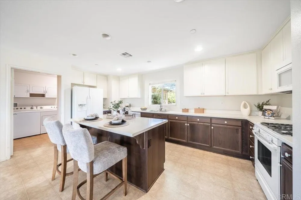 352 Tom McGuinness Jr Circle Fallbrook, CA 92028