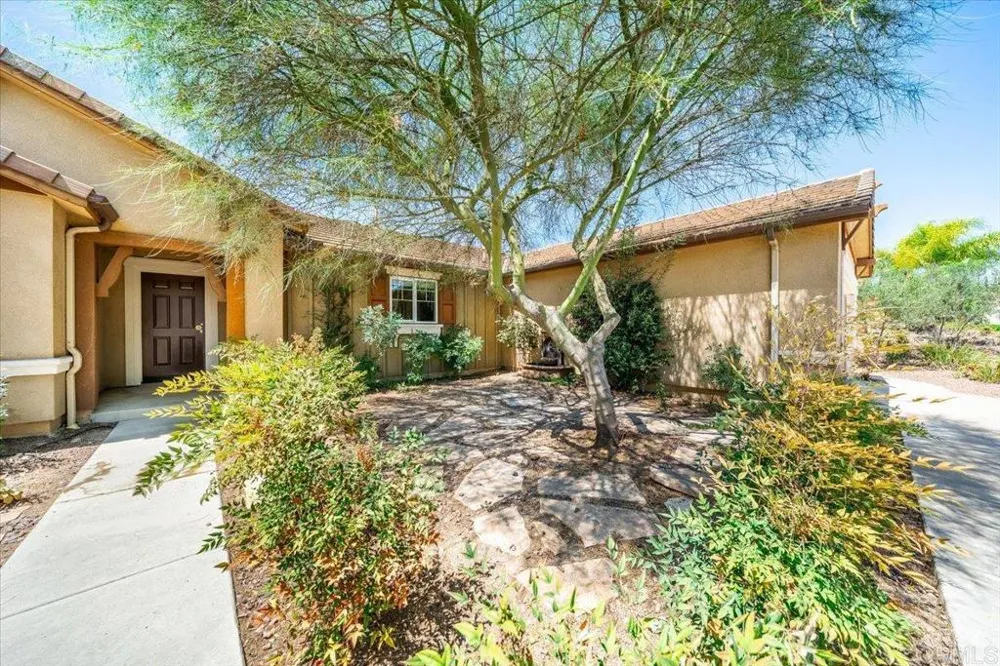 352 Tom McGuinness Jr Circle Fallbrook, CA 92028