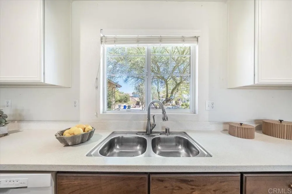 352 Tom McGuinness Jr Circle Fallbrook, CA 92028