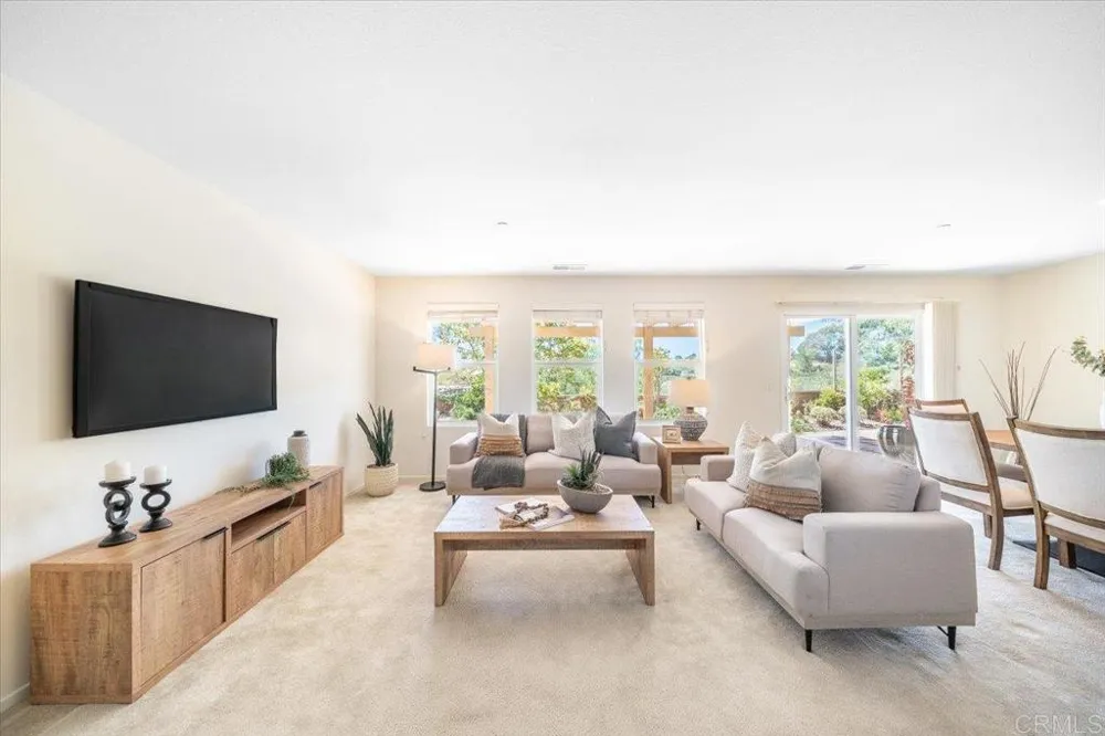 352 Tom McGuinness Jr Circle Fallbrook, CA 92028