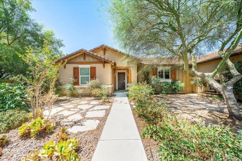 352 Tom McGuinness Jr Circle Fallbrook, CA 92028