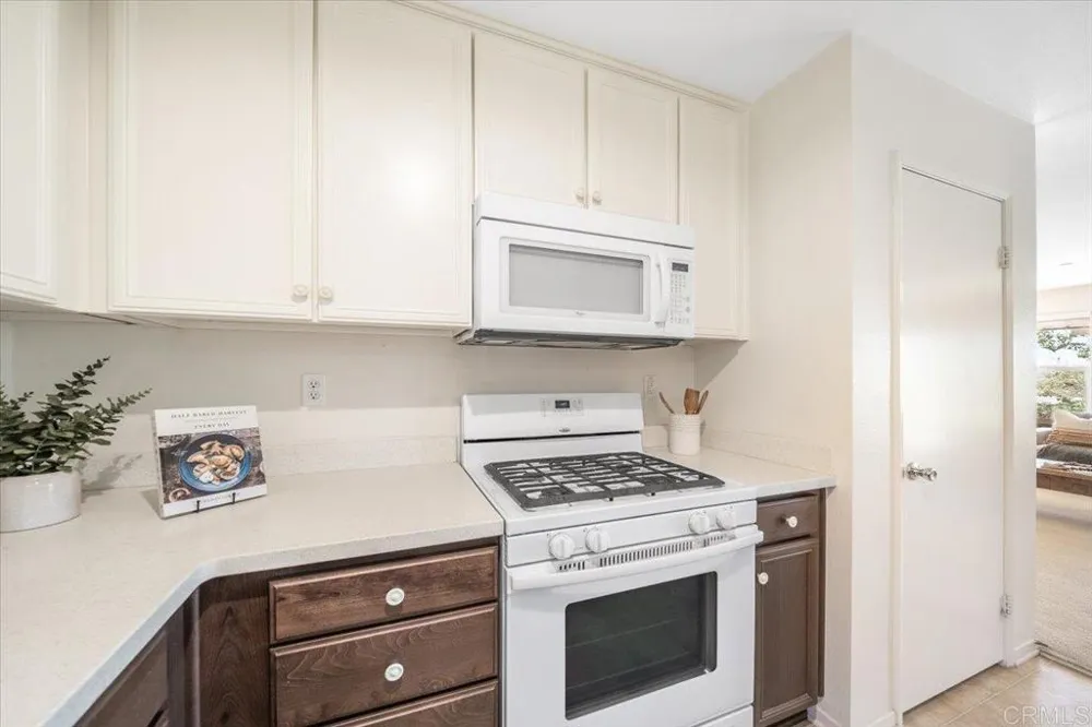 352 Tom McGuinness Jr Circle Fallbrook, CA 92028