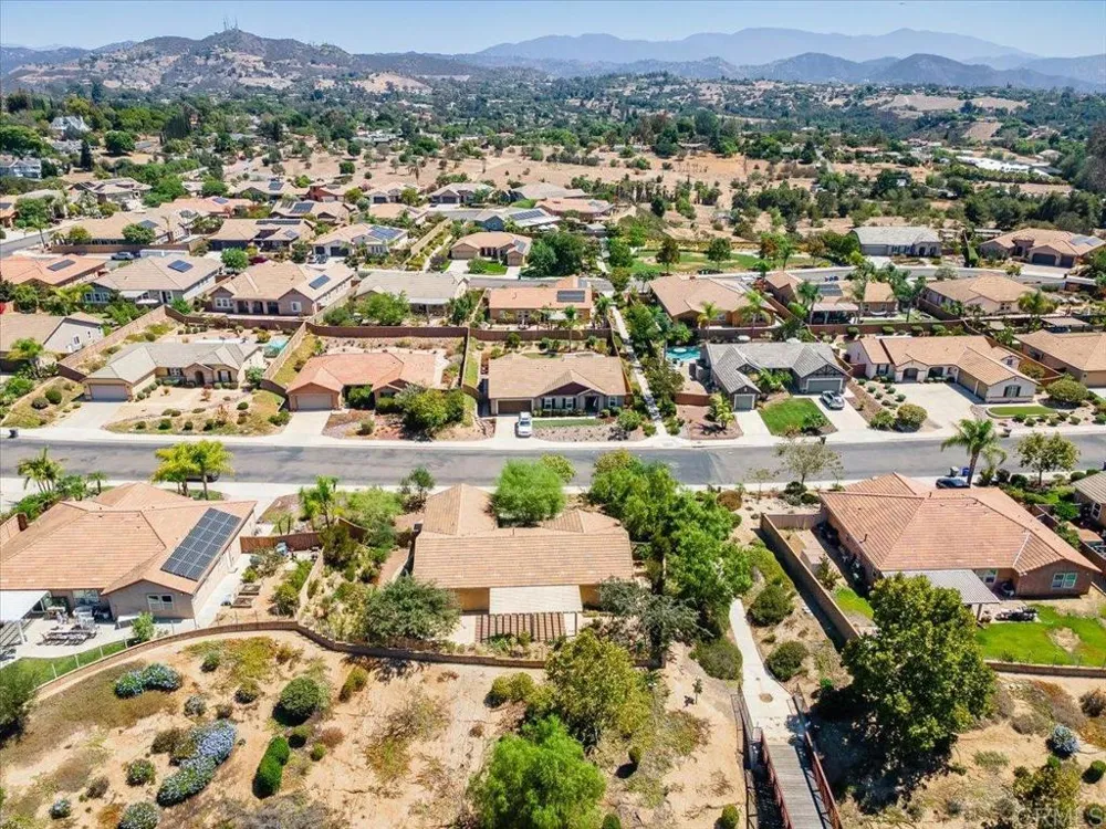 352 Tom McGuinness Jr Circle Fallbrook, CA 92028