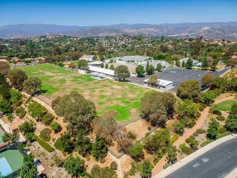 352 Tom McGuinness Jr Circle Fallbrook, CA 92028