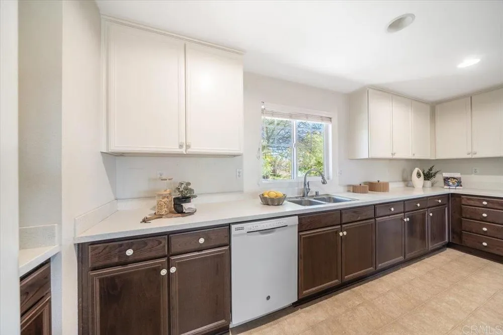 352 Tom McGuinness Jr Circle Fallbrook, CA 92028