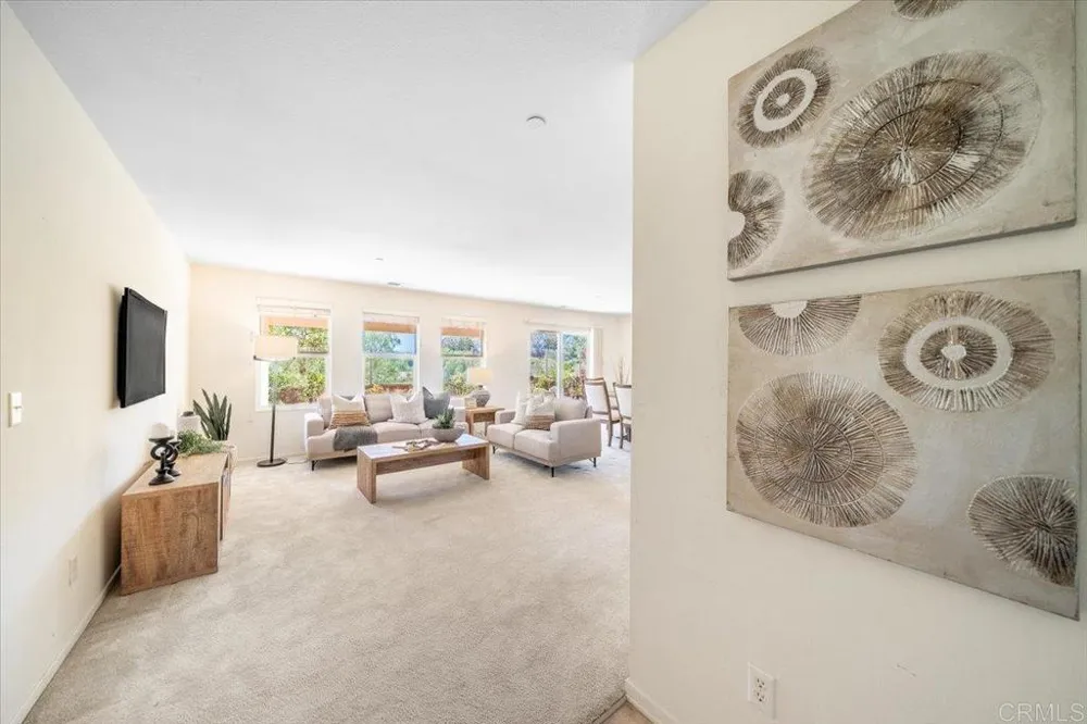 352 Tom McGuinness Jr Circle Fallbrook, CA 92028