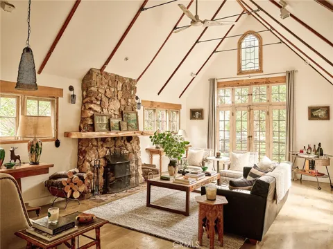 255 Hemlock