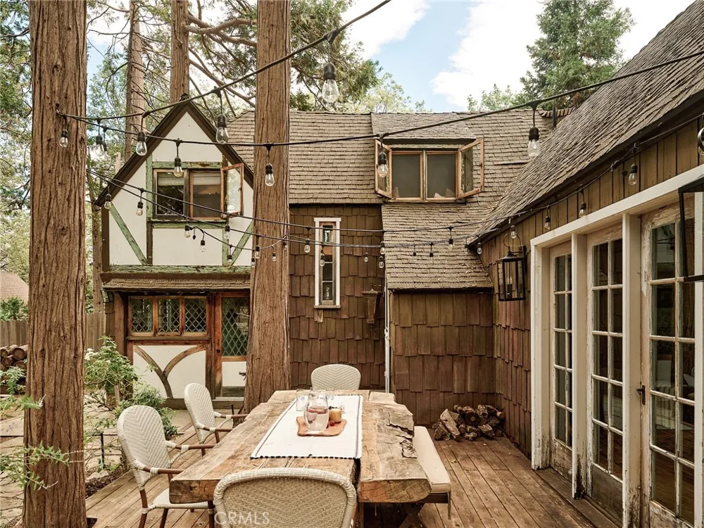 255 Hemlock Lake Arrowhead, CA 92352