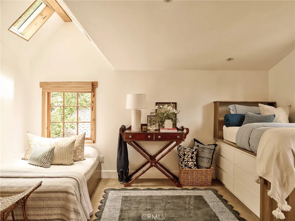 255 Hemlock Lake Arrowhead, CA 92352