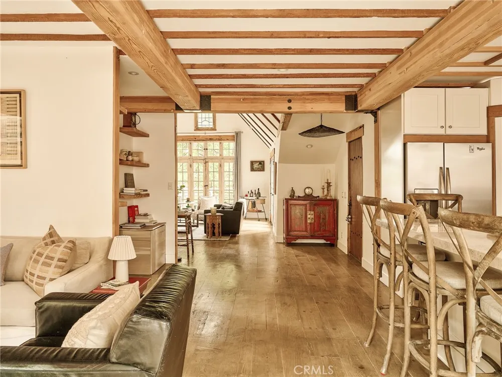 255 Hemlock Lake Arrowhead, CA 92352