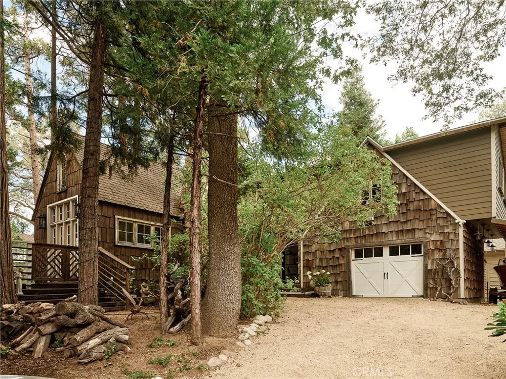 255 Hemlock Lake Arrowhead, CA 92352