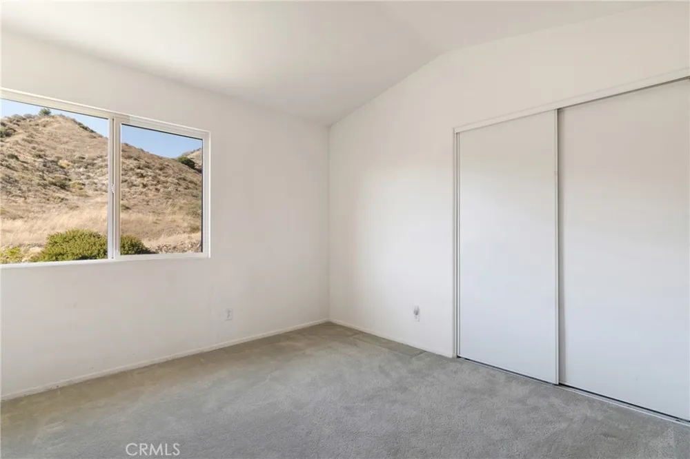 12119 Via Santa Barbara Sylmar, CA 91342
