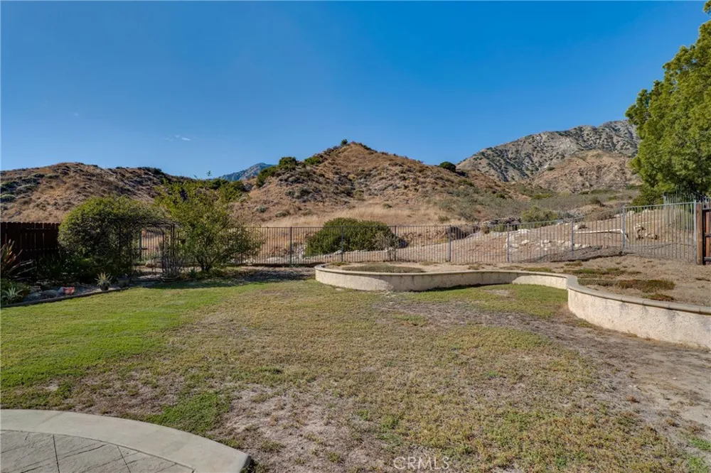 12119 Via Santa Barbara Sylmar, CA 91342