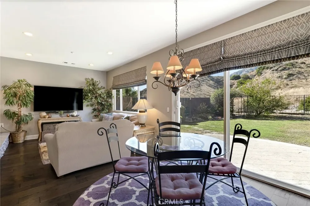 12119 Via Santa Barbara Sylmar, CA 91342