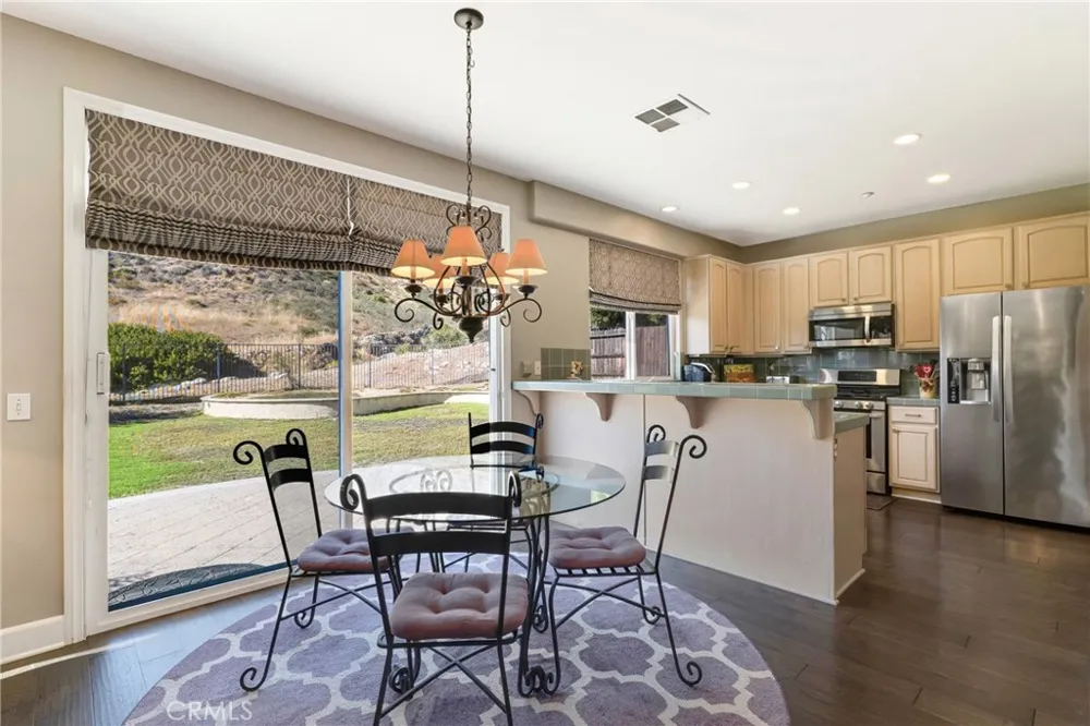 12119 Via Santa Barbara Sylmar, CA 91342