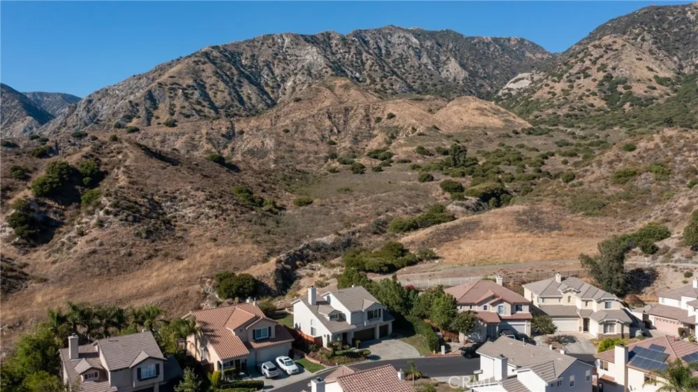 12119 Via Santa Barbara Sylmar, CA 91342