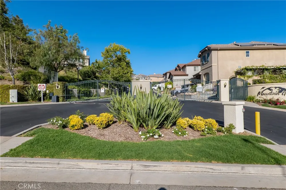 12119 Via Santa Barbara Sylmar, CA 91342
