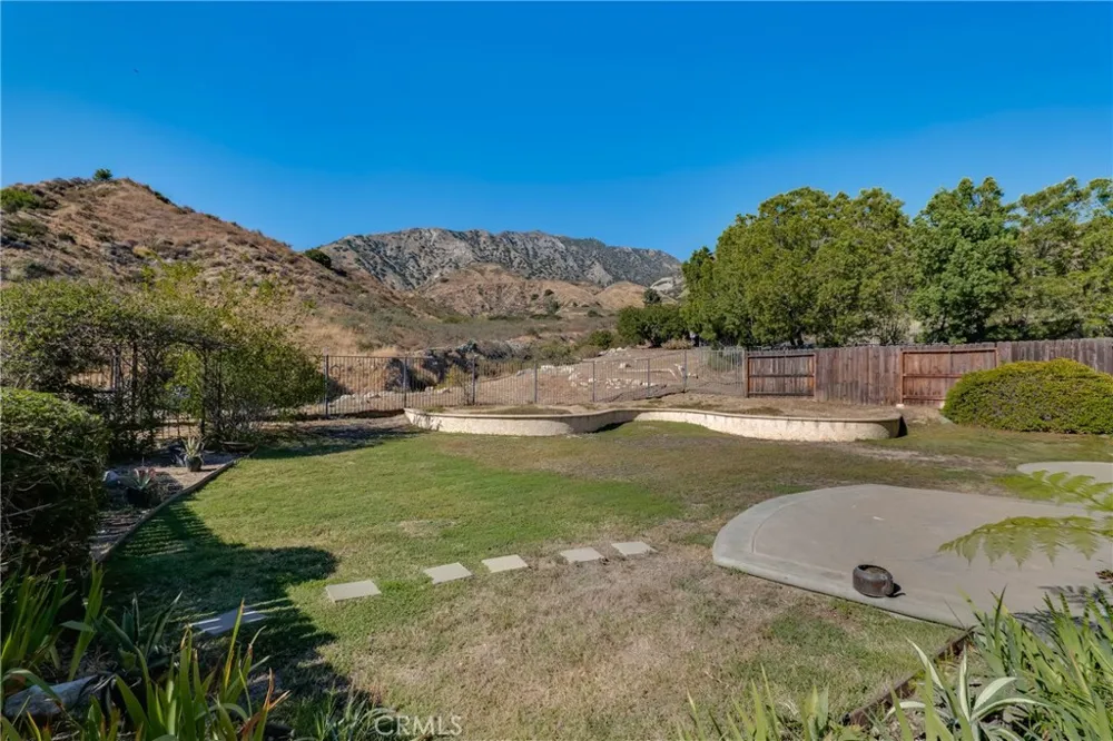 12119 Via Santa Barbara Sylmar, CA 91342