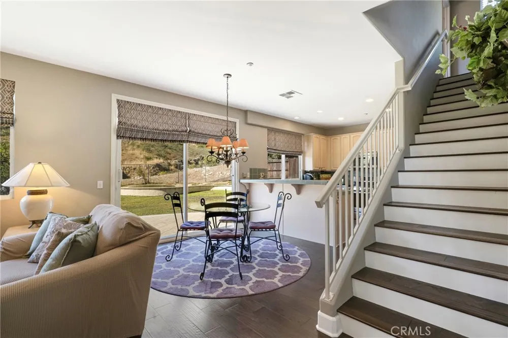 12119 Via Santa Barbara Sylmar, CA 91342