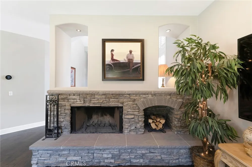 12119 Via Santa Barbara Sylmar, CA 91342