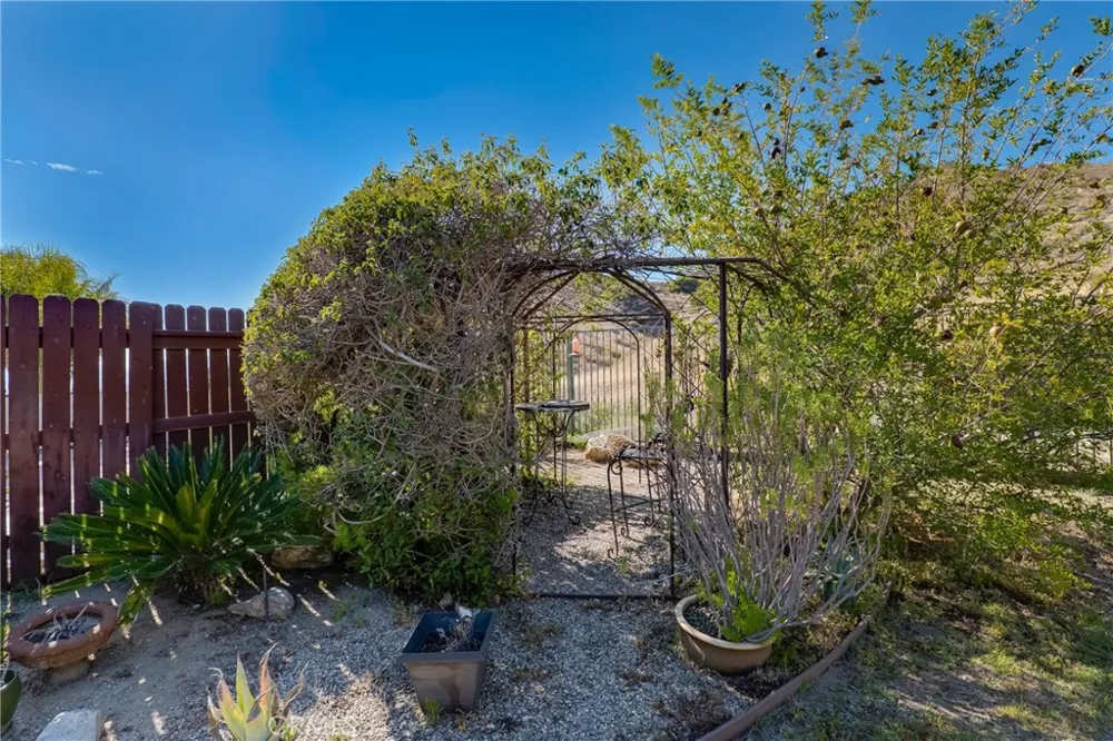 12119 Via Santa Barbara Sylmar, CA 91342