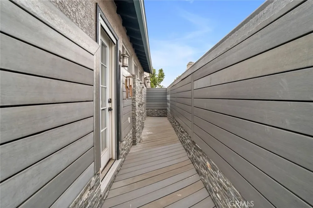 322 S Lincoln Street Burbank, CA 91506