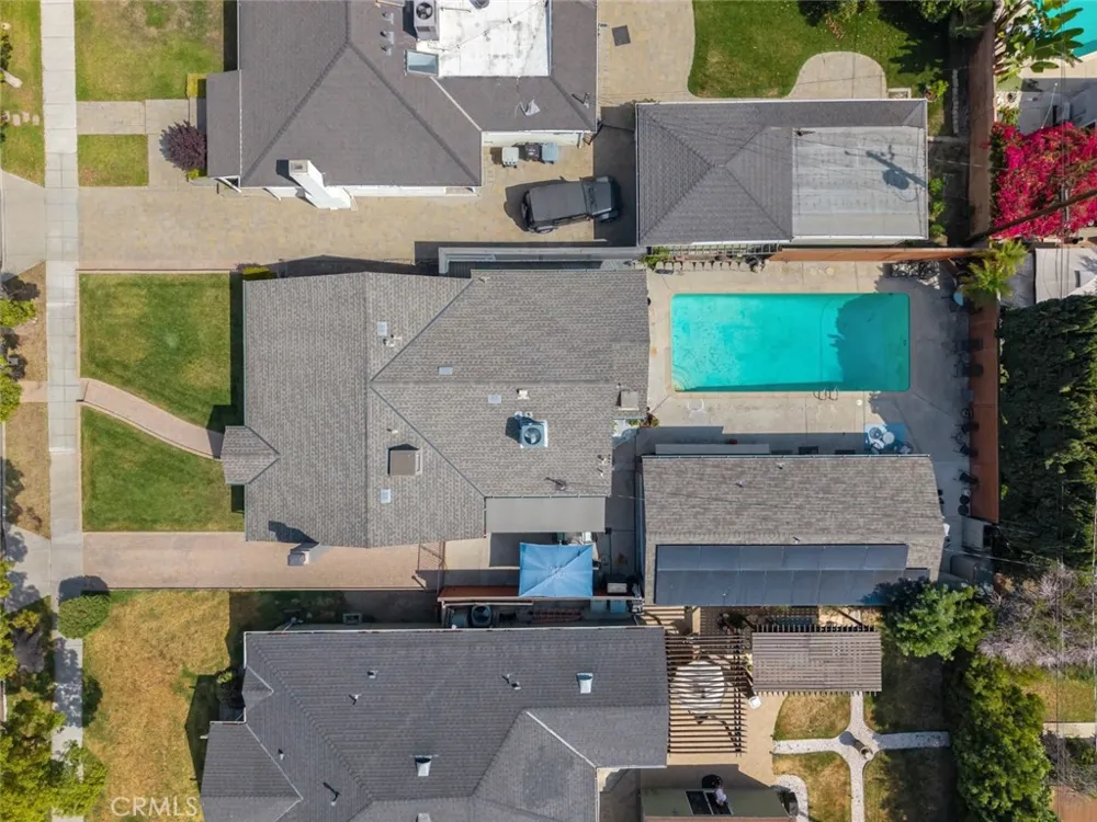 322 S Lincoln Street Burbank, CA 91506