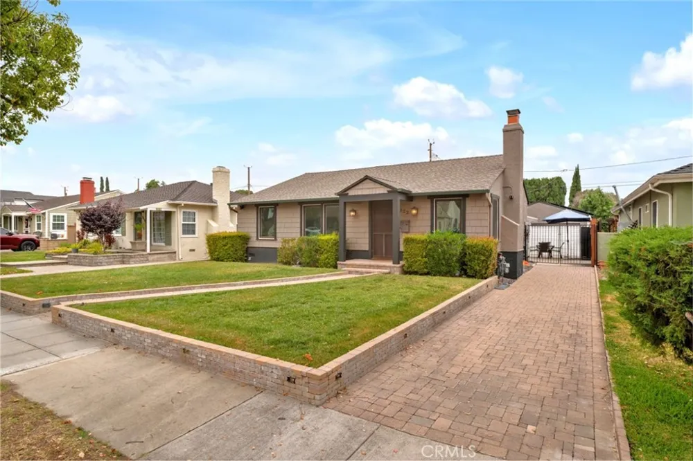 322 S Lincoln Street Burbank, CA 91506