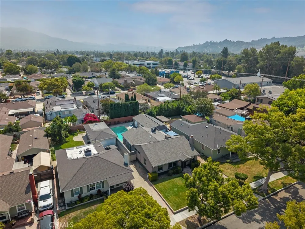 322 S Lincoln Street Burbank, CA 91506