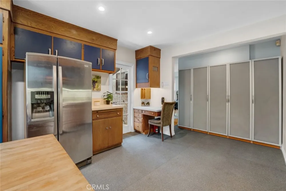 322 S Lincoln Street Burbank, CA 91506