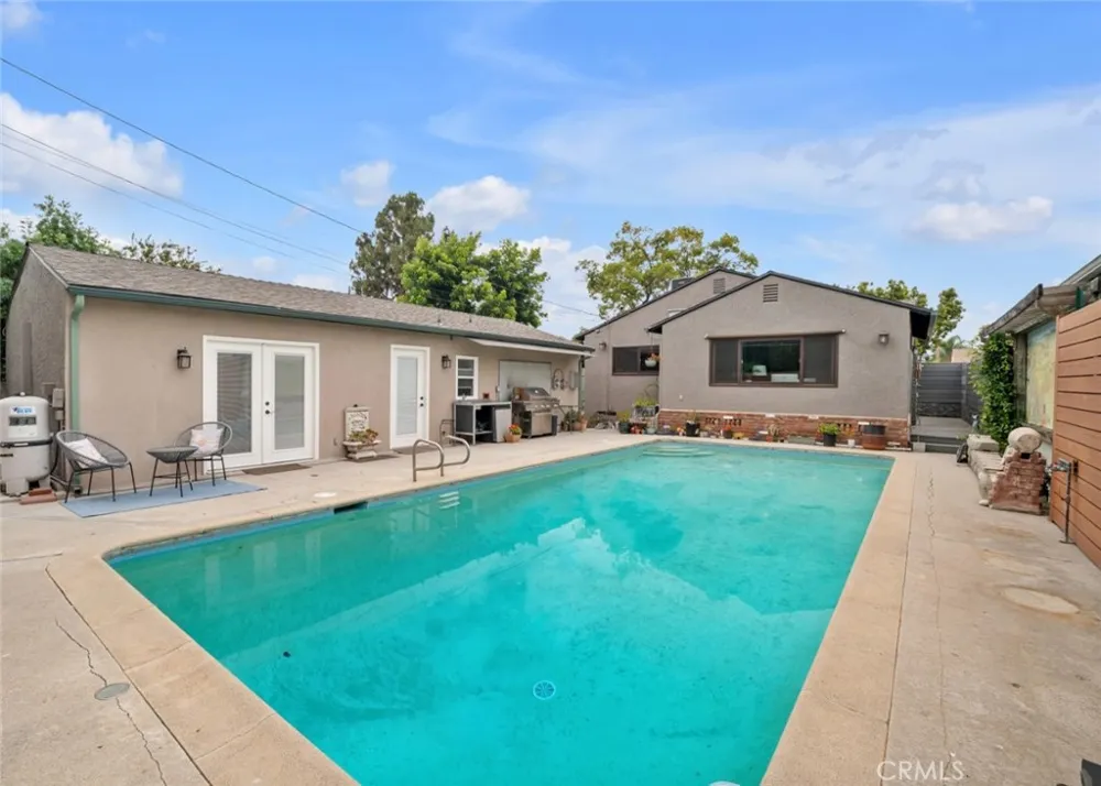 322 S Lincoln Street Burbank, CA 91506