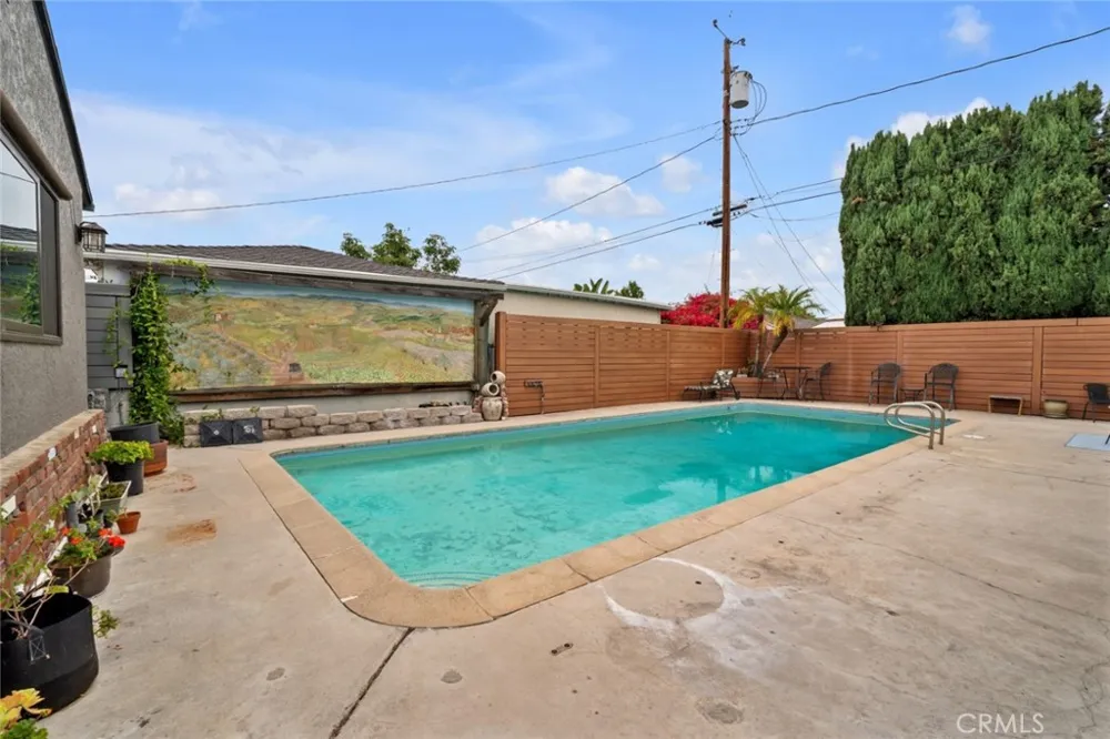 322 S Lincoln Street Burbank, CA 91506