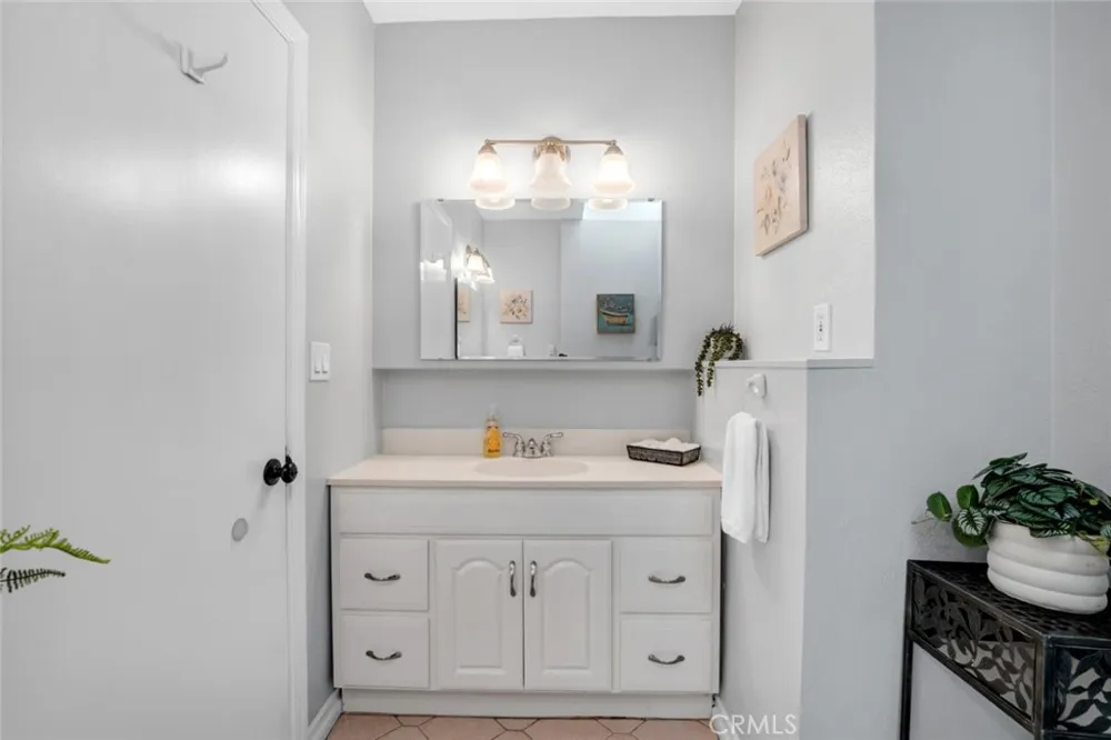 322 S Lincoln Street Burbank, CA 91506