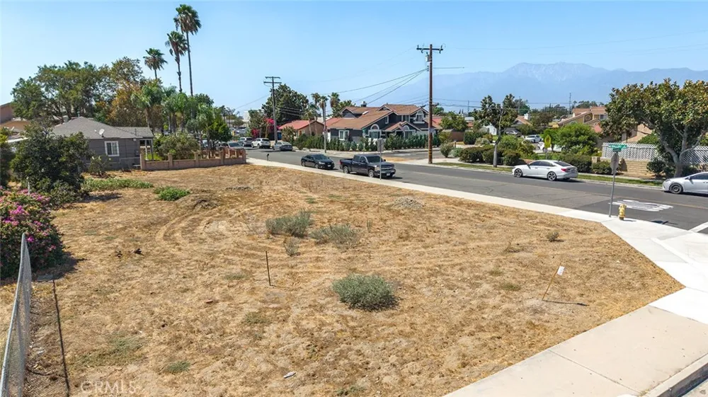 9860 Oleander Fontana, CA 92335