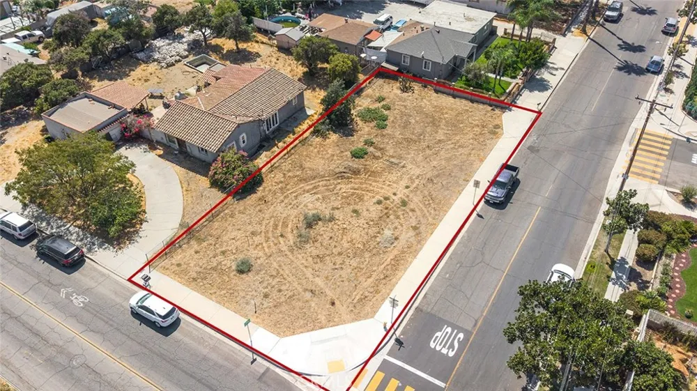 9860 Oleander Fontana, CA 92335