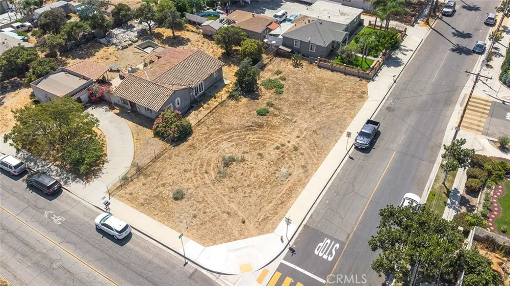 9860 Oleander Fontana, CA 92335