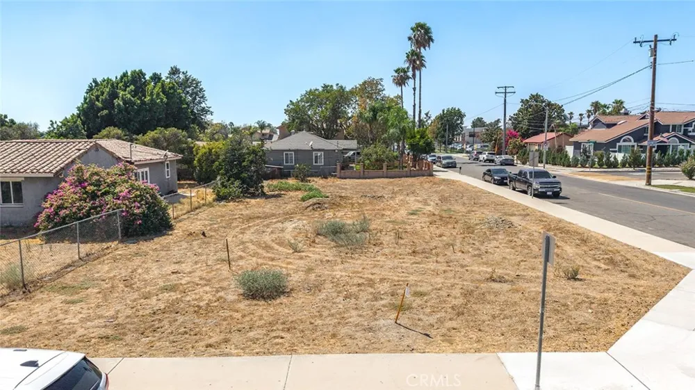 9860 Oleander Fontana, CA 92335