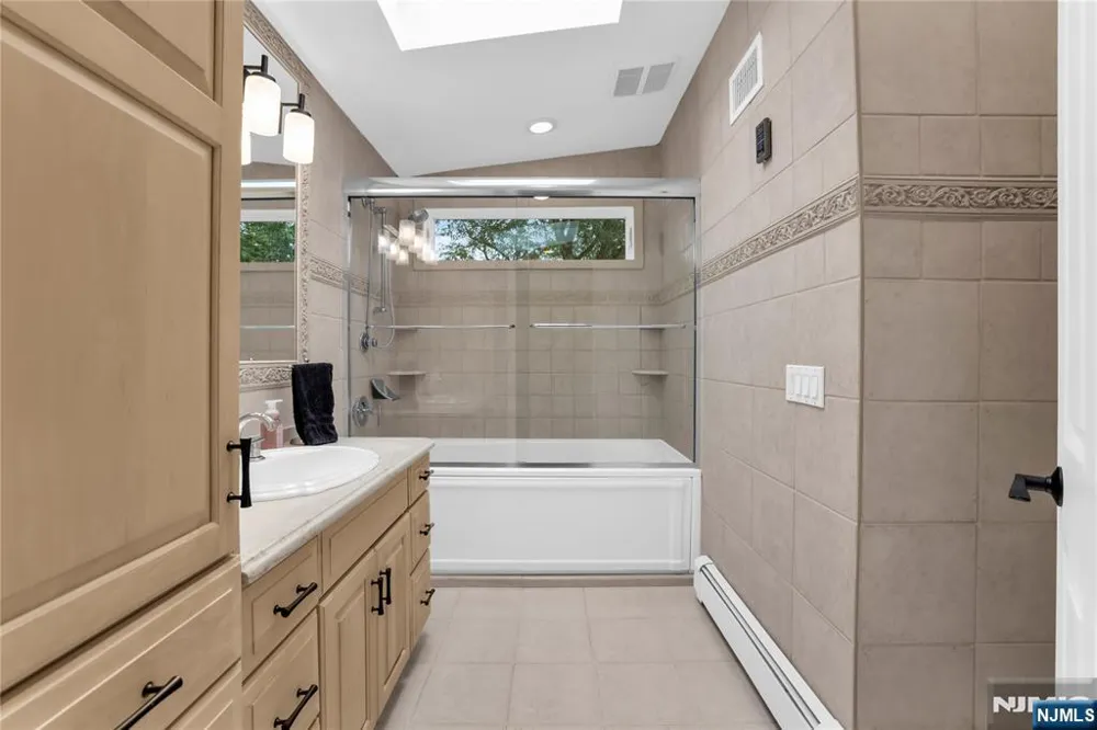14 Beverly Road Cedar Grove, NJ 07009