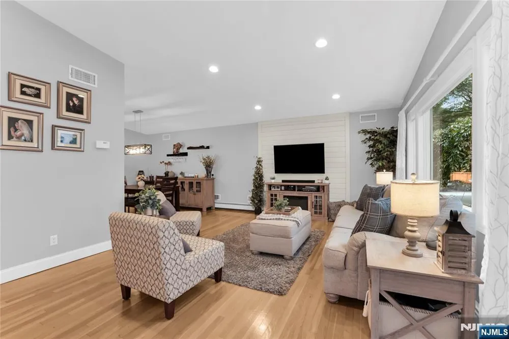 14 Beverly Road Cedar Grove, NJ 07009