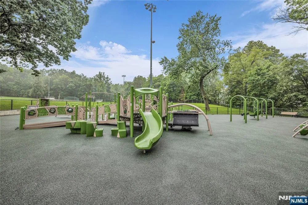 14 Beverly Road Cedar Grove, NJ 07009