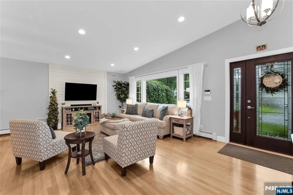 14 Beverly Road Cedar Grove, NJ 07009