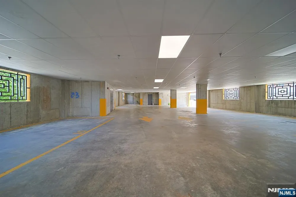 401 E Central Boulevard 4B Palisades Park, NJ 07650