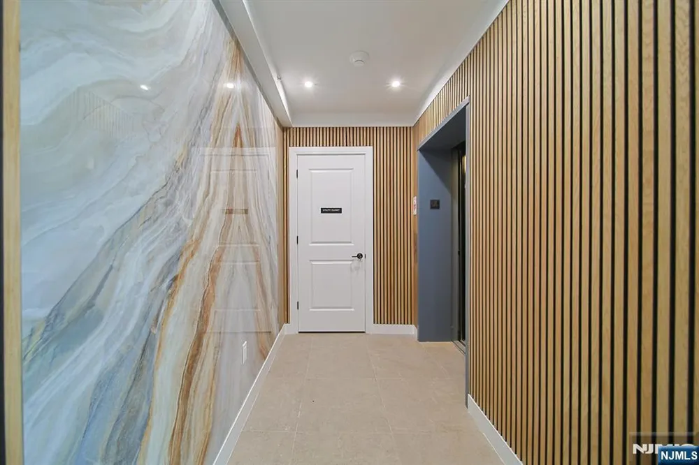 401 E Central Boulevard 4B Palisades Park, NJ 07650